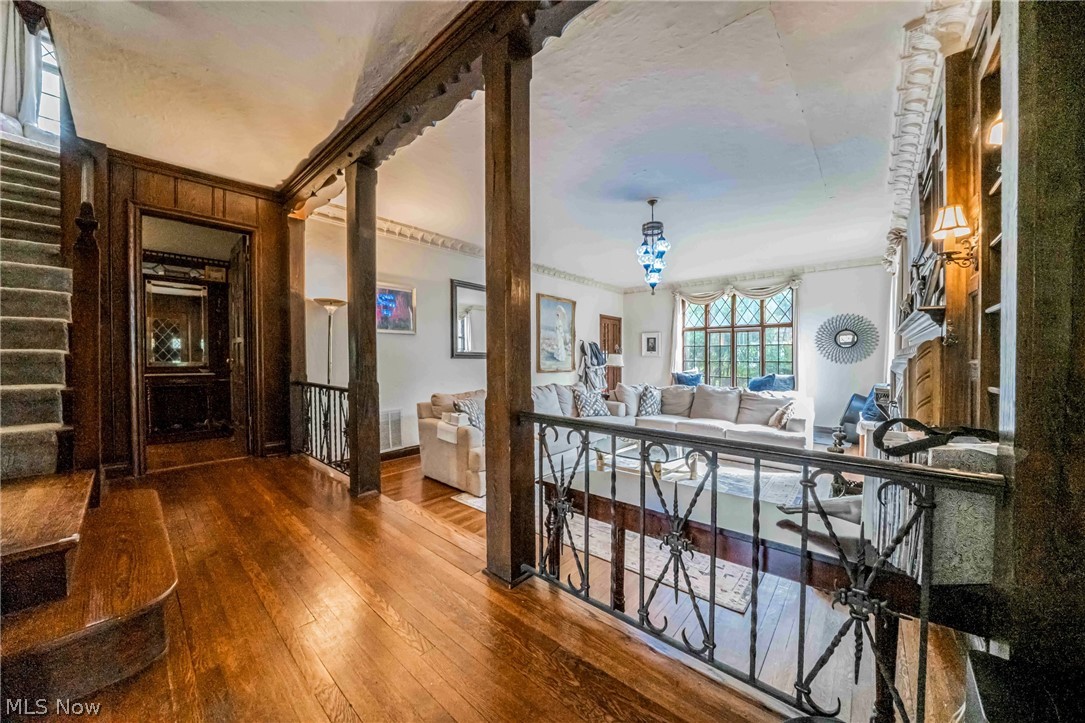 2677 Belvoir Boulevard Shaker Heights OH 44122