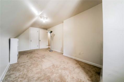 2677 Belvoir Boulevard Shaker Heights OH 44122