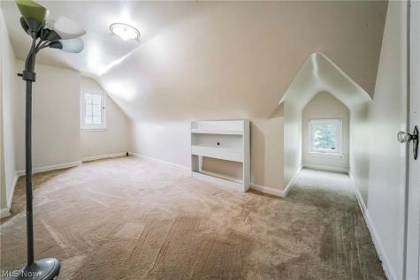 2677 Belvoir Boulevard Shaker Heights OH 44122