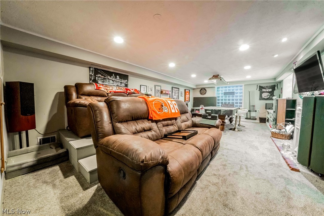 2677 Belvoir Boulevard Shaker Heights OH 44122