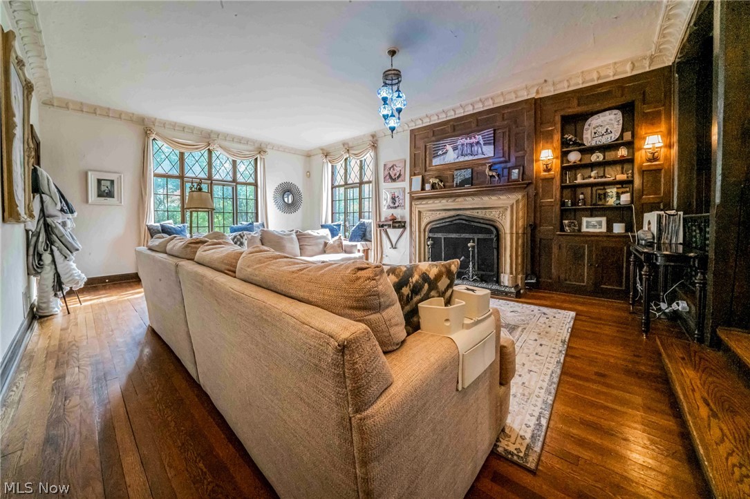 2677 Belvoir Boulevard Shaker Heights OH 44122