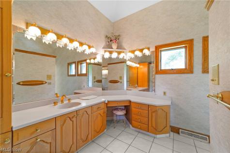 36900 Chester Road Avon OH 44011