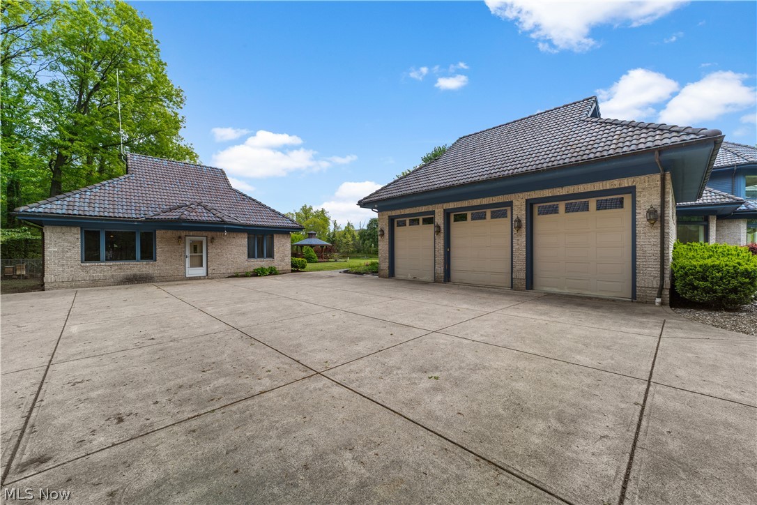 36900 Chester Road Avon OH 44011