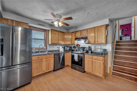4425 Queen Anne Avenue Lorain OH 44052