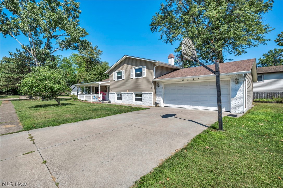 4425 Queen Anne Avenue Lorain OH 44052