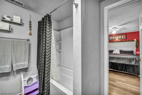 4425 Queen Anne Avenue Lorain OH 44052