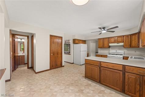 6200 Ely Vista Drive Parma OH 44129