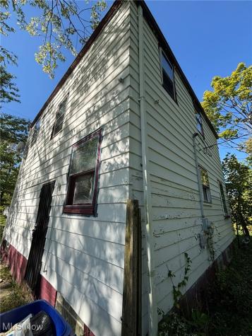 3833 E 144th Street Cleveland OH 44128