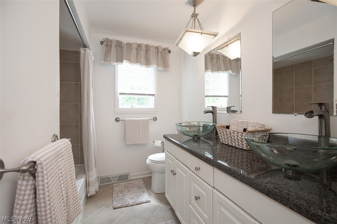 361 Skyview Road Cleveland OH 44109