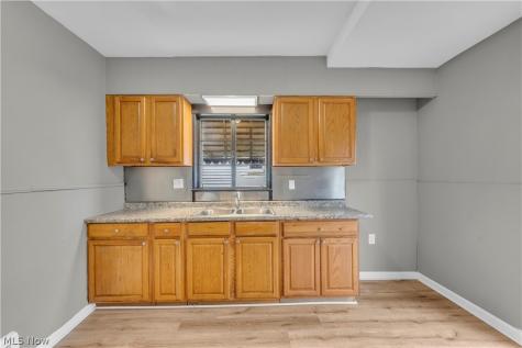 13409 S Parkway Drive Garfield Heights OH 44105