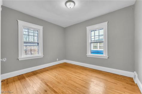 13409 S Parkway Drive Garfield Heights OH 44105