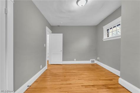 13409 S Parkway Drive Garfield Heights OH 44105