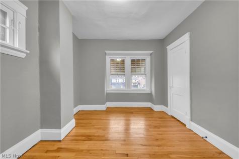 13409 S Parkway Drive Garfield Heights OH 44105