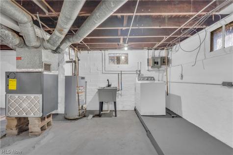 13409 S Parkway Drive Garfield Heights OH 44105