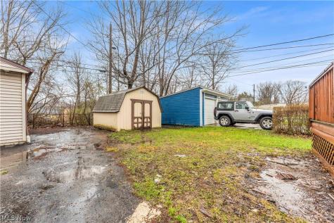 13409 S Parkway Drive Garfield Heights OH 44105