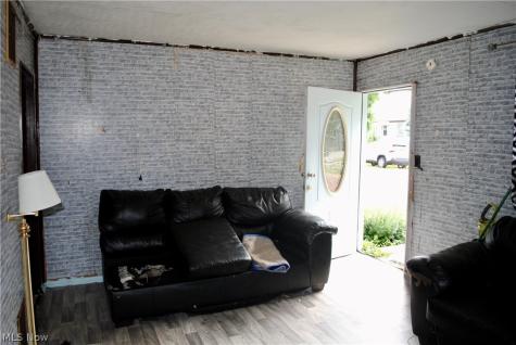 3775 Highland Road Cleveland OH 44111