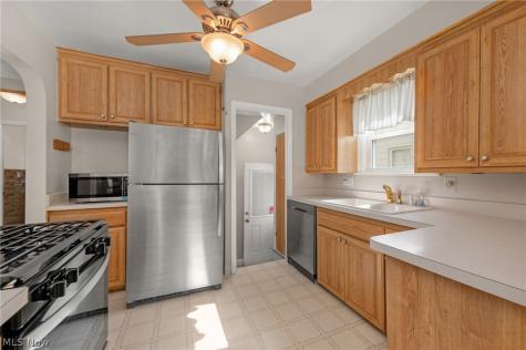 7420 Traymore Avenue Brooklyn OH 44114