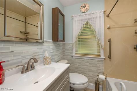 7420 Traymore Avenue Brooklyn OH 44114