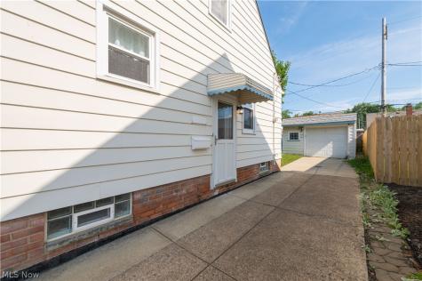 7420 Traymore Avenue Brooklyn OH 44114