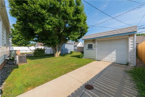 7420 Traymore Avenue Brooklyn OH 44114