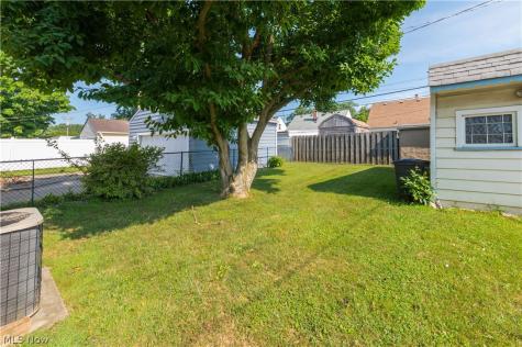 7420 Traymore Avenue Brooklyn OH 44114