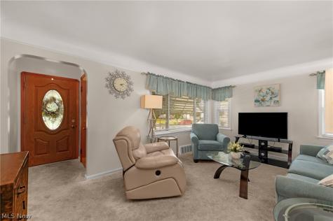 7420 Traymore Avenue Brooklyn OH 44114