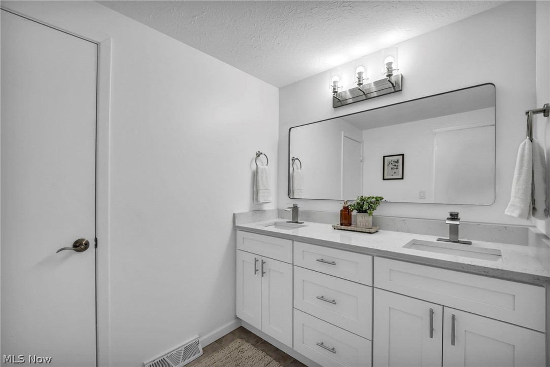 5626 Seneca Place Willoughby OH 44094