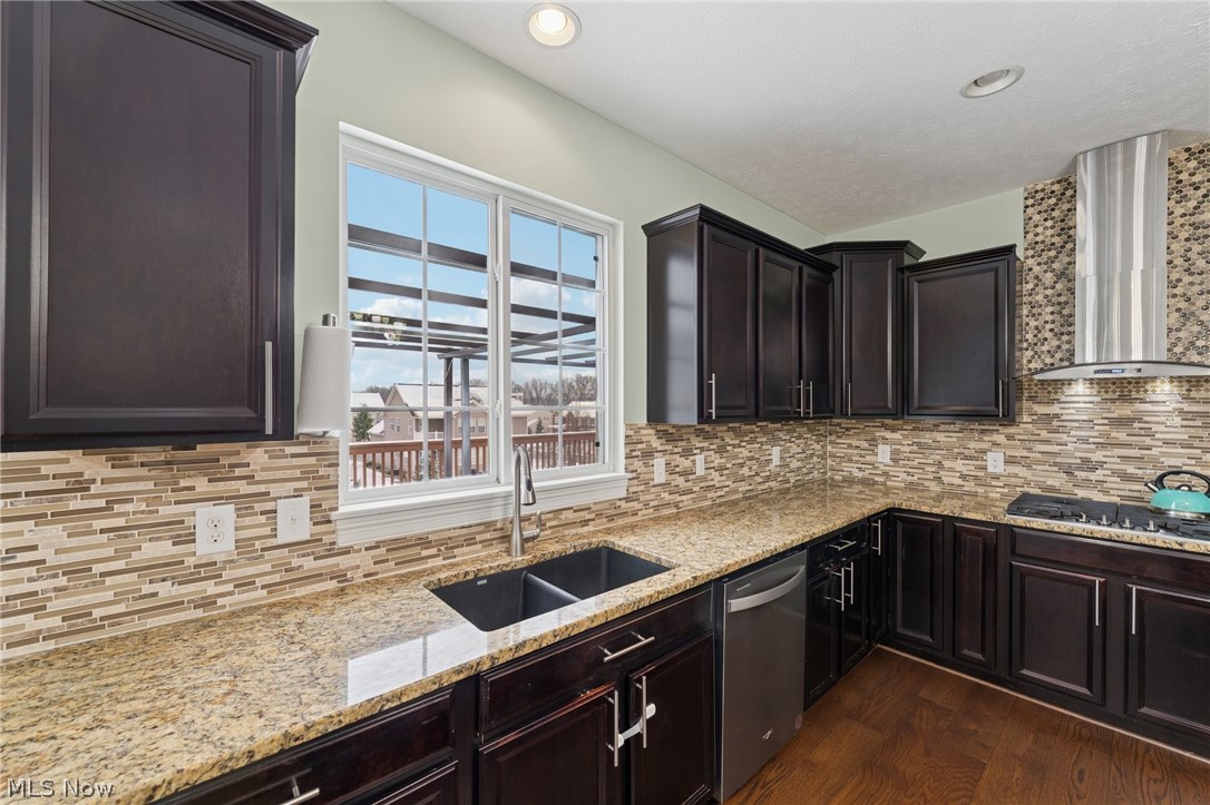 866 Somerby Circle Uniontown OH 44685