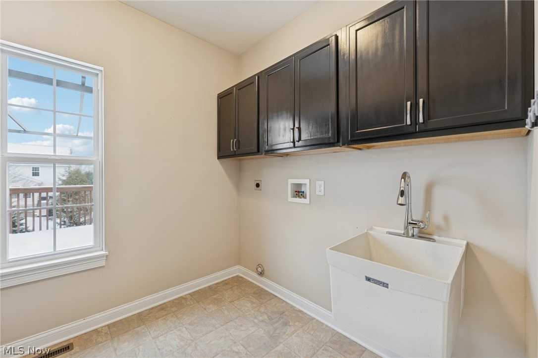 866 Somerby Circle Uniontown OH 44685