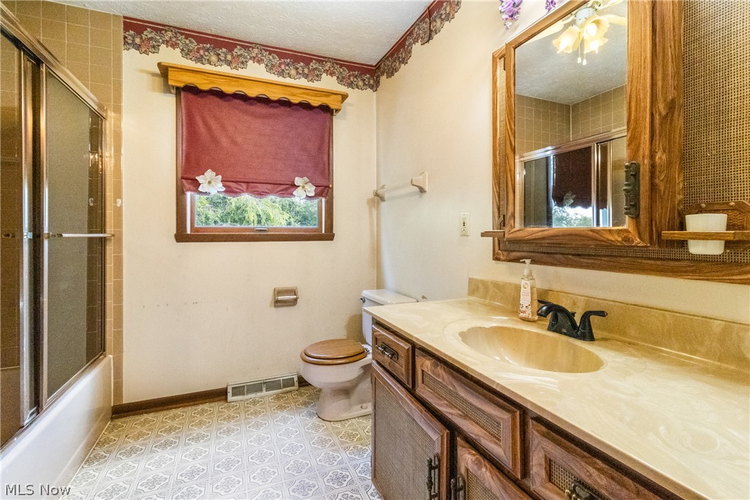 189 Township Road 155 Rayland OH 43943