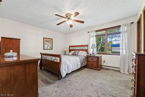 14281 Wade Avenue NE Hartville OH 44632