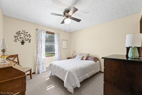 14281 Wade Avenue NE Hartville OH 44632
