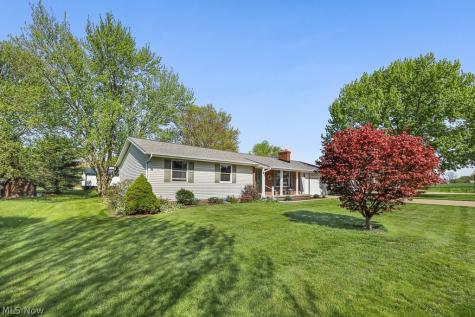 14281 Wade Avenue NE Hartville OH 44632