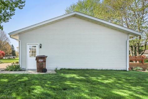 14281 Wade Avenue NE Hartville OH 44632