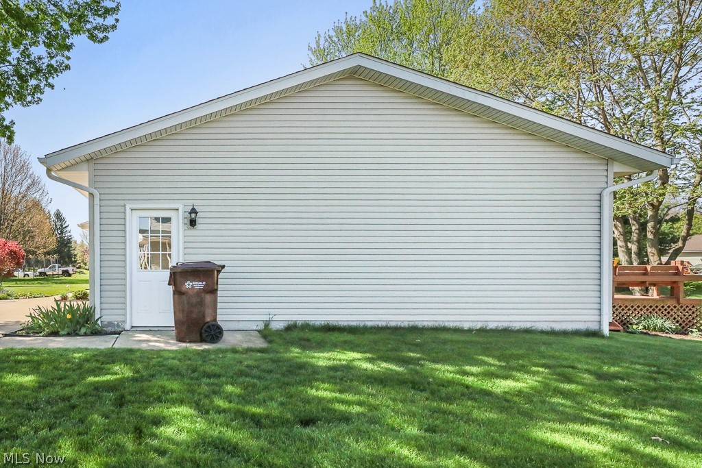 14281 Wade Avenue NE Hartville OH 44632