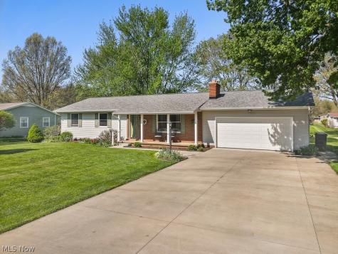 14281 Wade Avenue NE Hartville OH 44632
