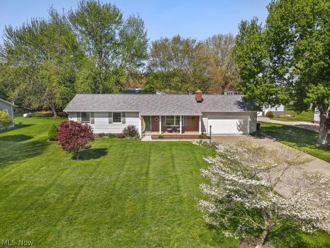 14281 Wade Avenue NE Hartville OH 44632