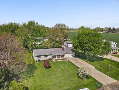 14281 Wade Avenue NE Hartville OH 44632