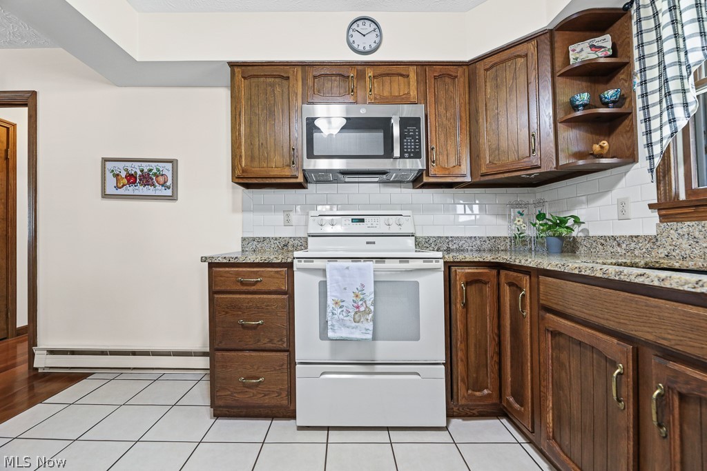 14281 Wade Avenue NE Hartville OH 44632