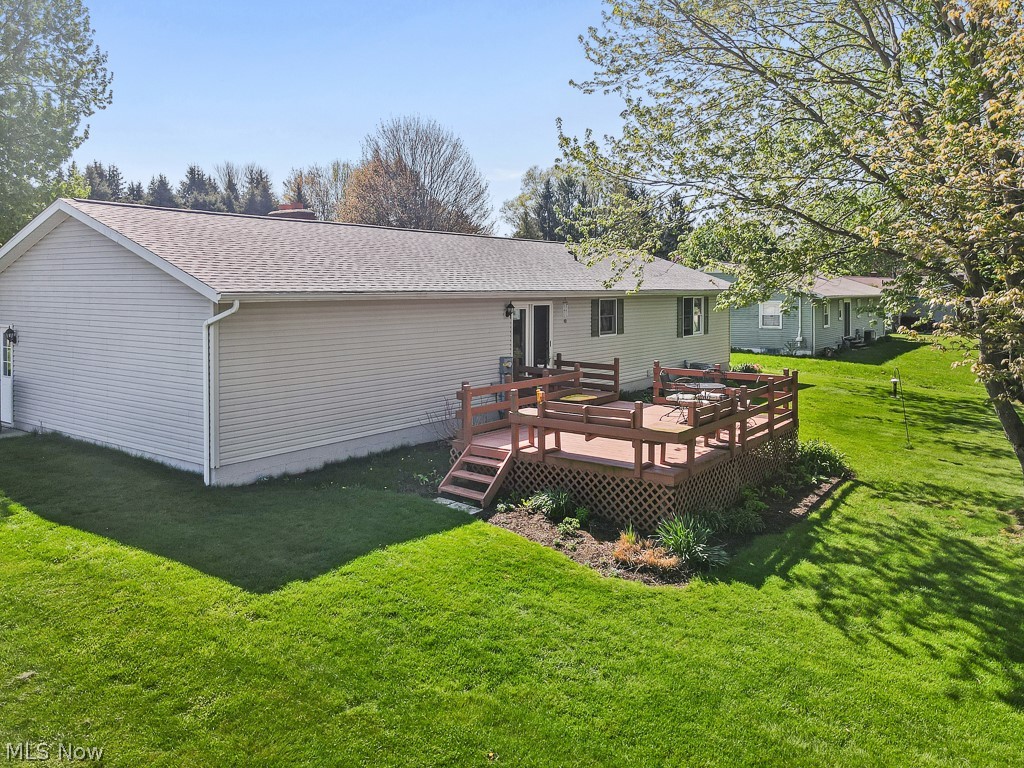 14281 Wade Avenue NE Hartville OH 44632