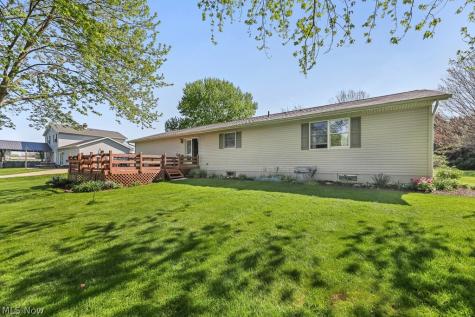 14281 Wade Avenue NE Hartville OH 44632