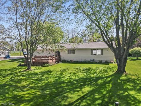 14281 Wade Avenue NE Hartville OH 44632