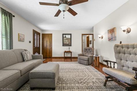 14281 Wade Avenue NE Hartville OH 44632