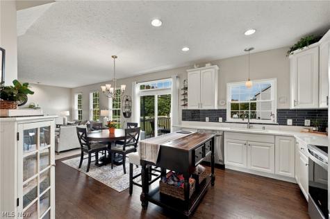 39280 Camelot Way Avon OH 44011