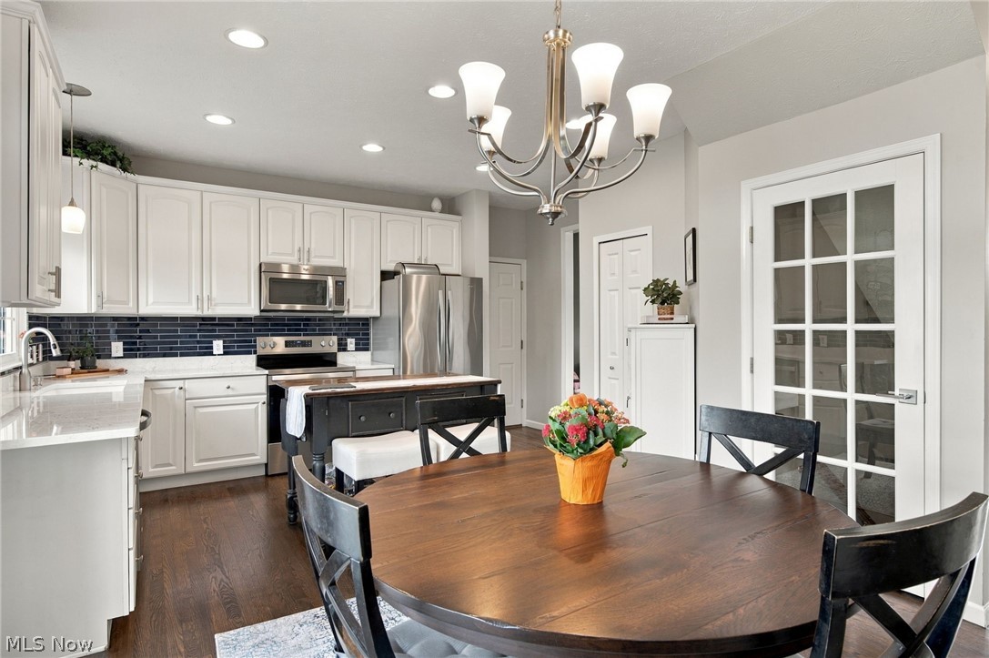 39280 Camelot Way Avon OH 44011