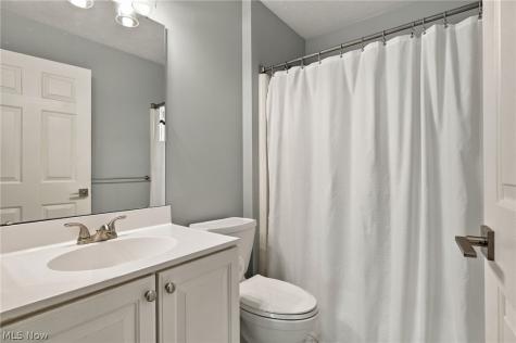 39280 Camelot Way Avon OH 44011