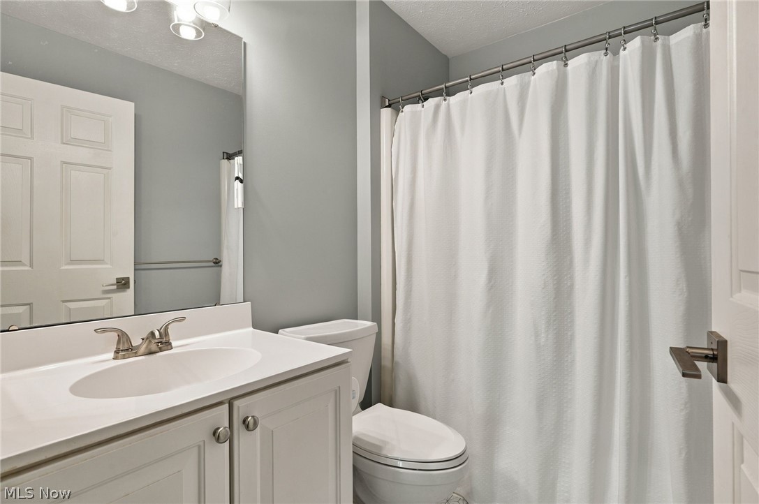 39280 Camelot Way Avon OH 44011