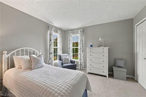 39280 Camelot Way Avon OH 44011
