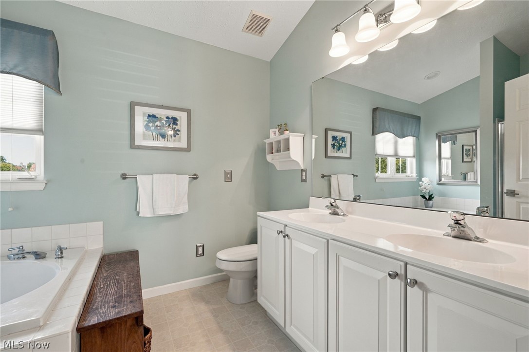 39280 Camelot Way Avon OH 44011