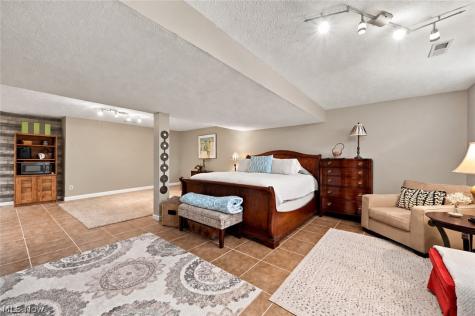39280 Camelot Way Avon OH 44011